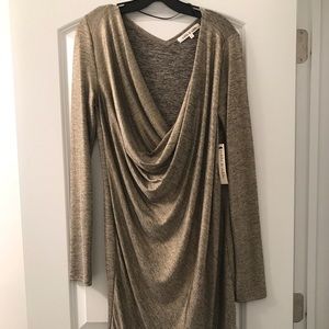 NWT Robbi & Nikki Dress is size Large